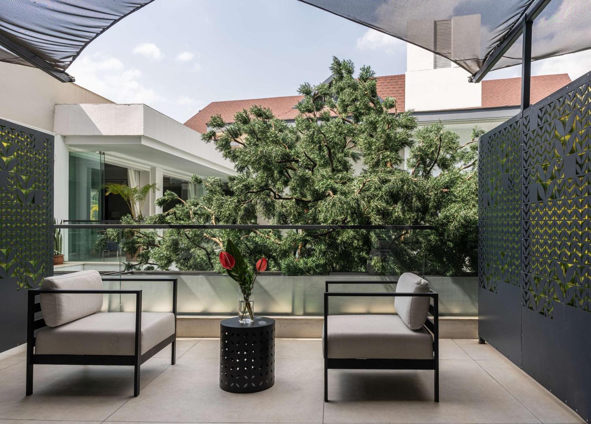 Kwetu Nairobi, Curio Collection By Hilton Hotel Exterior photo