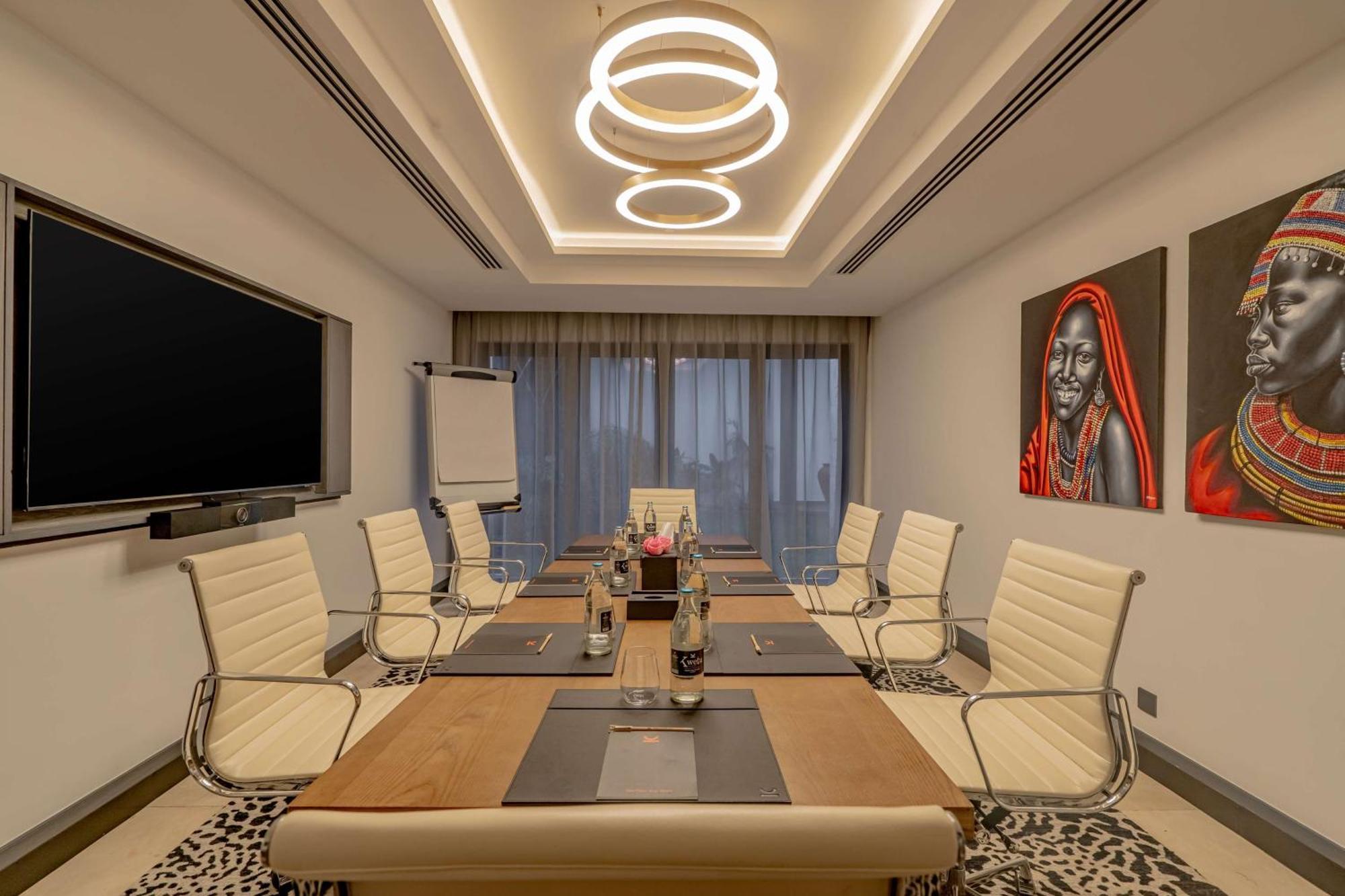 Kwetu Nairobi, Curio Collection By Hilton Hotel Exterior photo