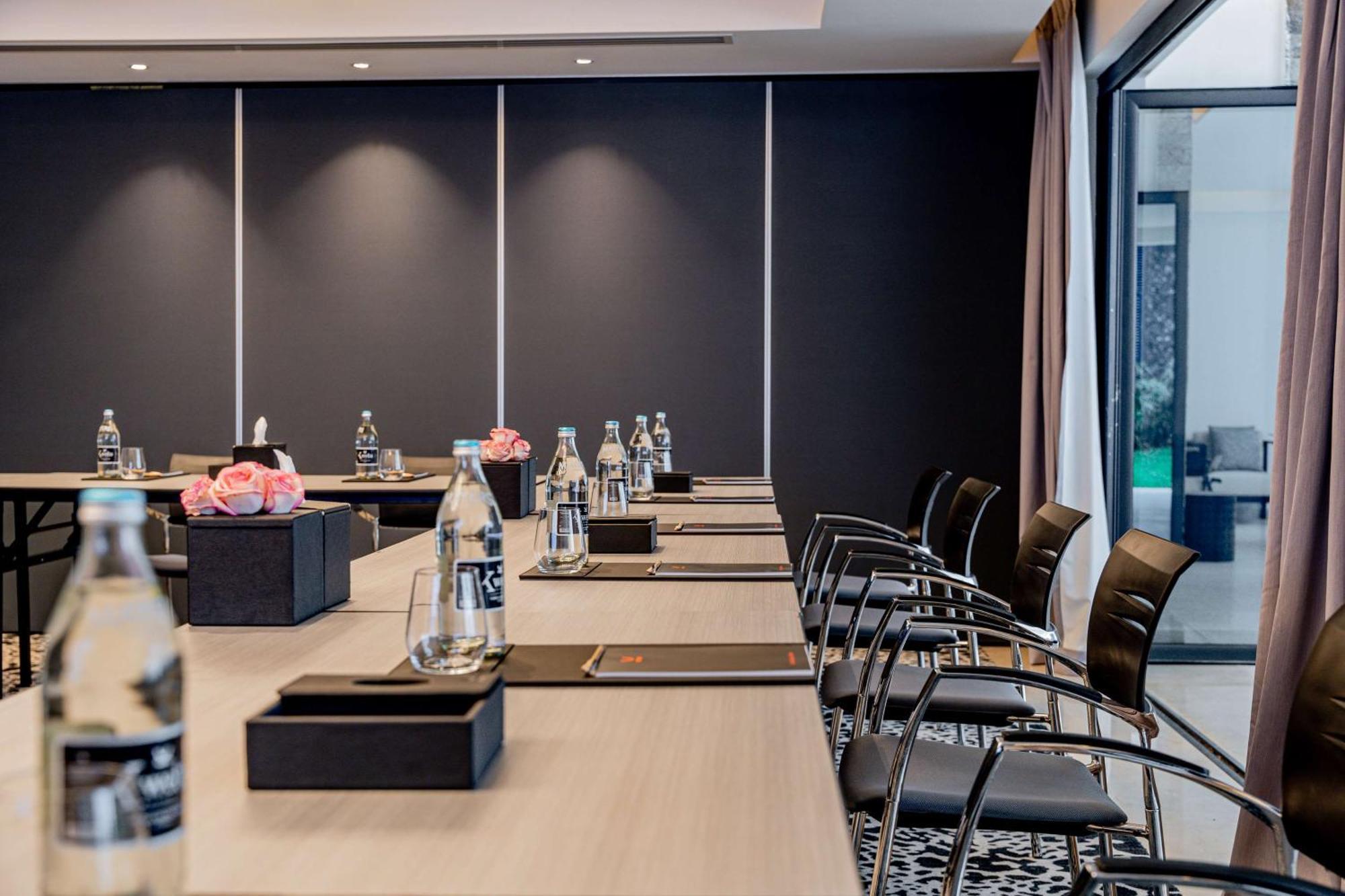 Kwetu Nairobi, Curio Collection By Hilton Hotel Exterior photo