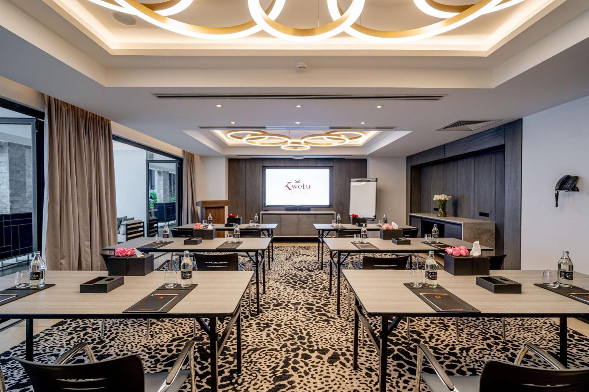 Kwetu Nairobi, Curio Collection By Hilton Hotel Exterior photo