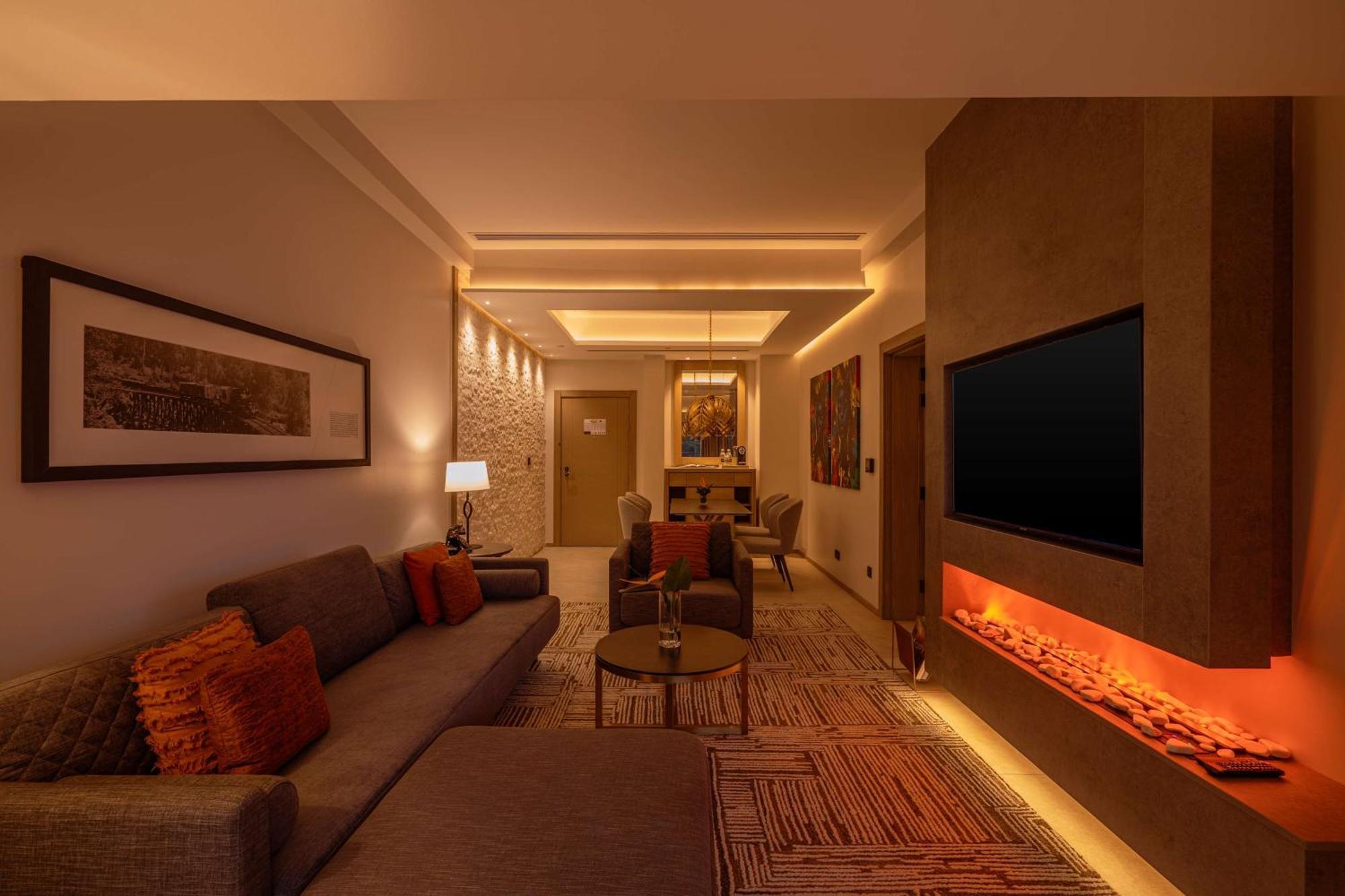 Kwetu Nairobi, Curio Collection By Hilton Hotel Exterior photo